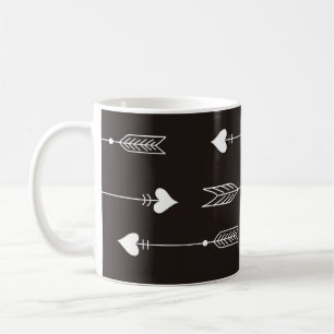 Pijlen, harten, abstract patroon. koffiemok