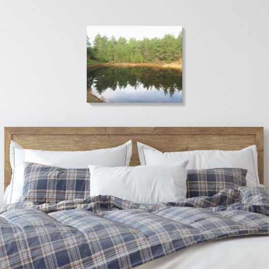 Pijnboomreflectie-meer Canvas Afdruk (Insitu (Slaapkamer))