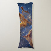 Pillars of Creation in the Eagle Nebula Lichaamskussen (Voorkant Verticaal)