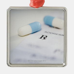 Pillen op schriftelijk voorschrift metalen ornament
