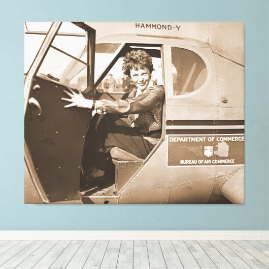 Pilot Amelia Earhart 1936 Canvas Afdruk (Insitu (Houten vloer))