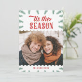 Pin d'hiver | Carte photo de vacances (Debout devant)