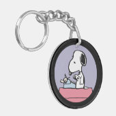 pinda's | Snoopy bij de schrijfmachine Sleutelhanger (Voorkant Links)