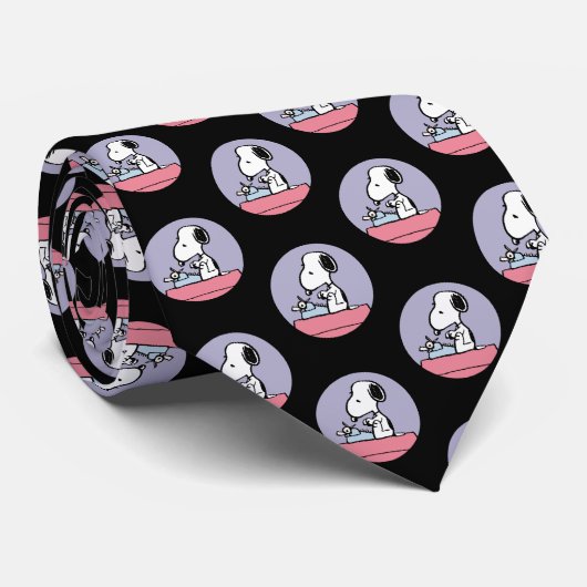 pinda's | Snoopy bij de schrijfmachine Stropdas (Opgerold)