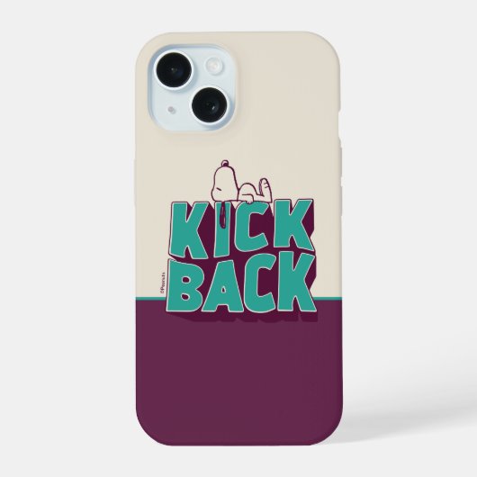 pinda's | Snoopy Kickback iPhone 15 Hoesje (Achterkant)