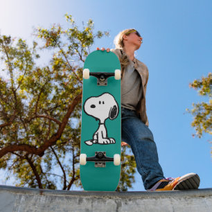 pinda's Snoopy Turns Skateboard