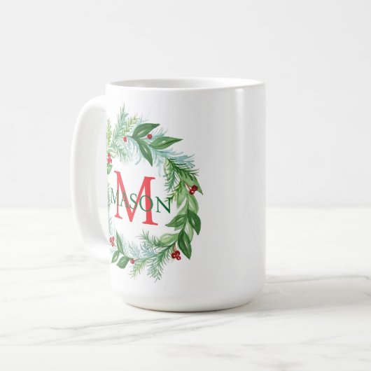Pine Berries Krans Monogram Kerst Koffie Mok (Voorkant links)