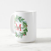 Pine Berries Wreath Monogramme de café de Noël Mug (Devant gauche)