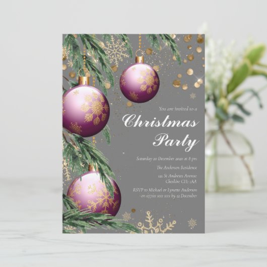 Pine Boughs & Baubles Fête de Noël Invitation (Debout devant)