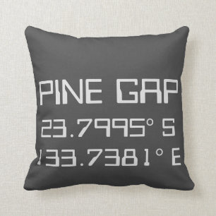 Pine Gap Latitude Kussen