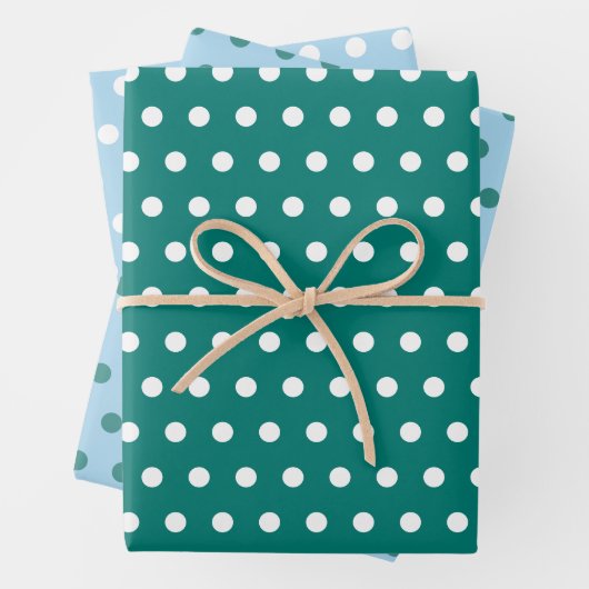Pine Green Ice Blauw wit polka dot Inpakpapier Vel (In situ)