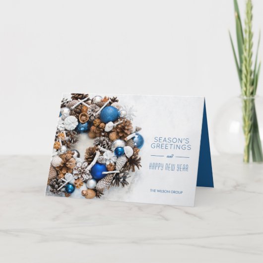 Pine krans blauw en wit zakelijke vakantie kaart (Voorkant)