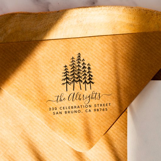 Pine Trees & het Adres van de Terugkeer van de Naa Zelfinktende Stempel