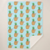 Pineappel Pika neemt een borrel Sherpa Deken (Voorkant)