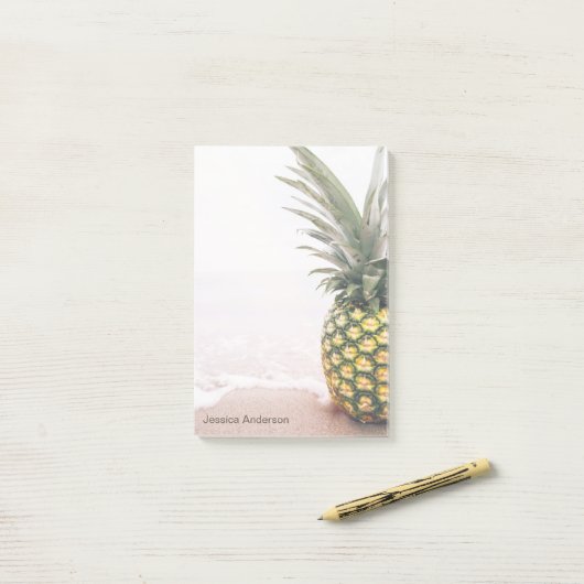 Pineappeltropisch met naam post-it® notes (Op bureau)