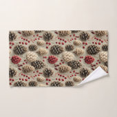 Pinecones d'hiver et baies rouges (Serviette à main)