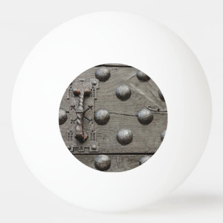 Ping Pong la porte d'un château Balle de ping-pong à trois é