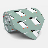 Pingouins de marche sur une cravate (Roulé)