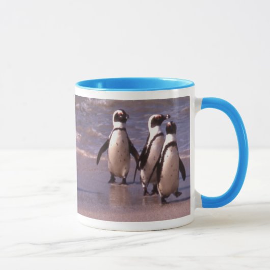 Pingouins sur la tasse de plage (Droite)