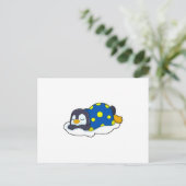 Pinguïn in slaap met knuppel briefkaart (Staand voorkant)