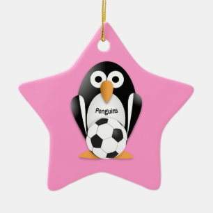 Pinguïn met voetbal keramisch ornament