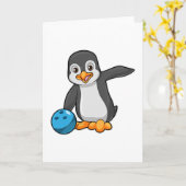 Pinguïn op de bowlingbaan met bowlingbal kaart (Gele Bloem)