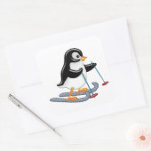 Pinguïn op ski's vierkante sticker (Envelop)