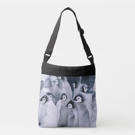 Pinguïns in de sneeuw crossbody tas (Voorkant)