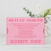 Pink Admettre un billet Invitation Anniversaire (Debout devant)