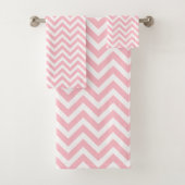 Pink and White Horizontal Chevron Stripes (En situation)
