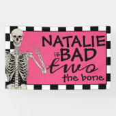 Pink Bad Two Het Bone Halloween 2e Verjaardagsfees Spandoek (Horizontaal)