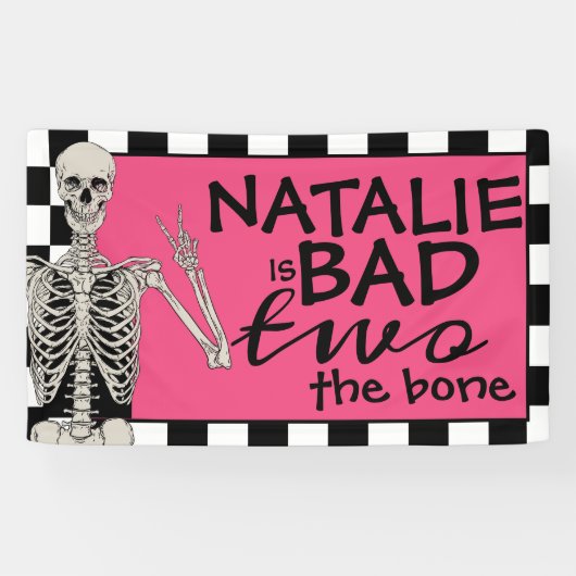 Pink Bad Two Het Bone Halloween 2e Verjaardagsfees Spandoek (Horizontaal)
