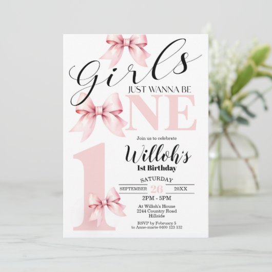 Pink Bow Girls veut juste être un Invitation d'ann (Debout devant)
