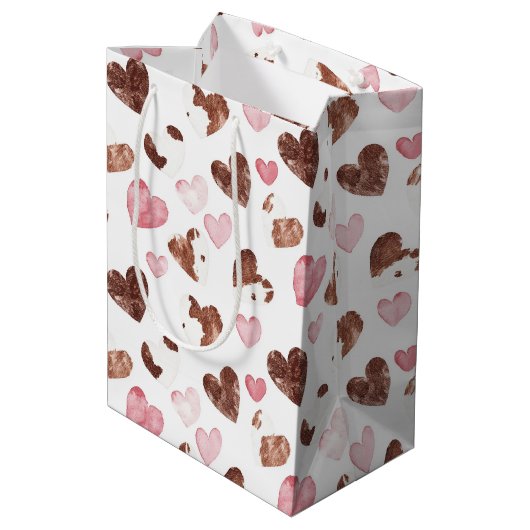 Pink Brown Cocoa Cow Print Hearts Birthday Medium Cadeauzakje (Achterkant Gekanteld)