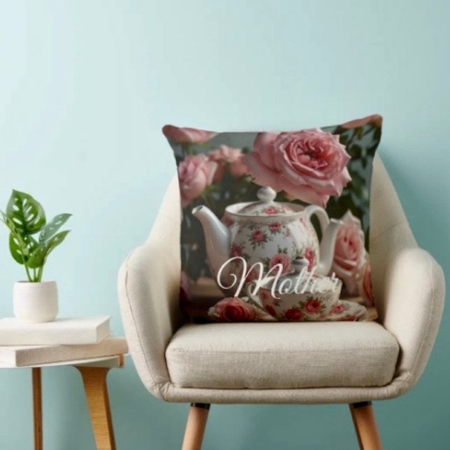 Pink Cabbage Rose Tea Throw Pillow Kussen (Creator heeft geüpload)