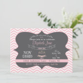 Pink Chalkboard Cake Premier Invitation (Debout devant)