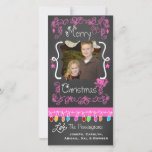 Pink Chalkboard Joyeux Noël Carte photo de vacance<br><div class="desc">Joyeux cartes photos de vacances de Noël avec un damier look arrière - plan, beaucoup de tourbillons roses et texte qui lit Joyeux Noël, une série de lumières colorées dans les arbres de différentes couleurs, des ornements roses suspendus, et des zones vous pouvez customiser ces beaux et brillants cartes photos...</div>