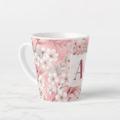 Pink cherry blossom monogram latte mok (Linkerhoek)