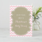 Pink Chevron Burlap Baby Shower Invitations (Debout devant)