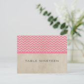 Pink Chic Chevron Numéro de table Carte postale (Debout devant)