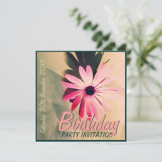 Pink Daisy Flower v2 Invitations d'anniversaire (Debout devant)