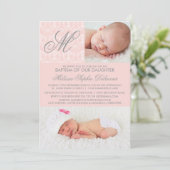 Pink Damask Monogramme Baptême Photo Invitation (Debout devant)