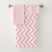 Pink et blanc Moyen Vertical Chevron Stripes (En situation)