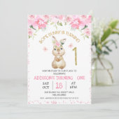 Pink Floral Furry Bunny Gold One First Birthday Kaart (Staand voorkant)
