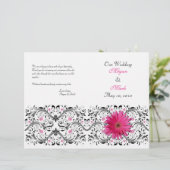 Pink Gerber Daisy Floral Wedding Programme (Debout devant)