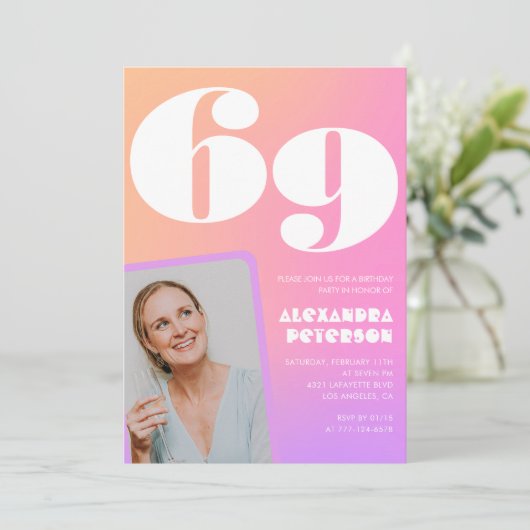 Pink Gradient 69e anniversaire invitation Retro Ph (Debout devant)