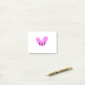 Pink heart wedding couple name letter monogram rom post-it® notes (Op bureau)