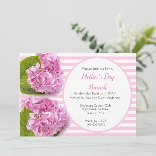 Pink Hydrangea Fête des Mères Brunch Invitation (Debout devant)