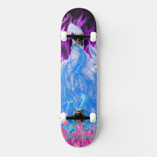 PINK, PAARSE EN BLAUWE VLAMES! SKATEBOARD (Voorkant)