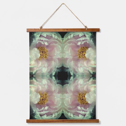 Pink Peony Flower Center Abstract Pattern     Hangend Wandkleed (Voorkant)
